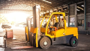 Top Forklift Pedestrian Safety Tips For Your Workers