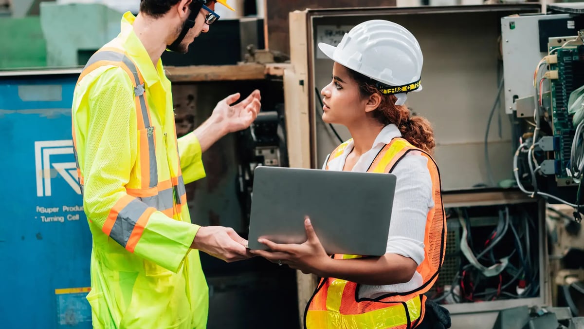 worker on laptop doing training