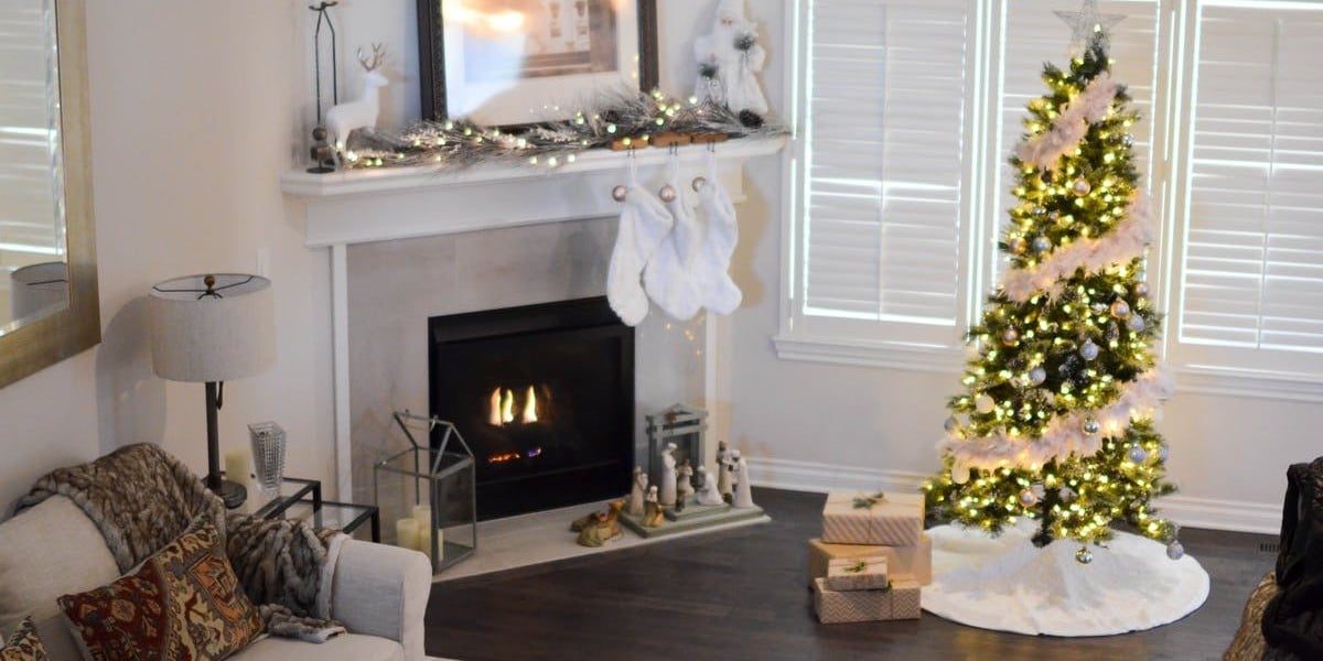 christmas living room - holiday fire safety facts - october 2018