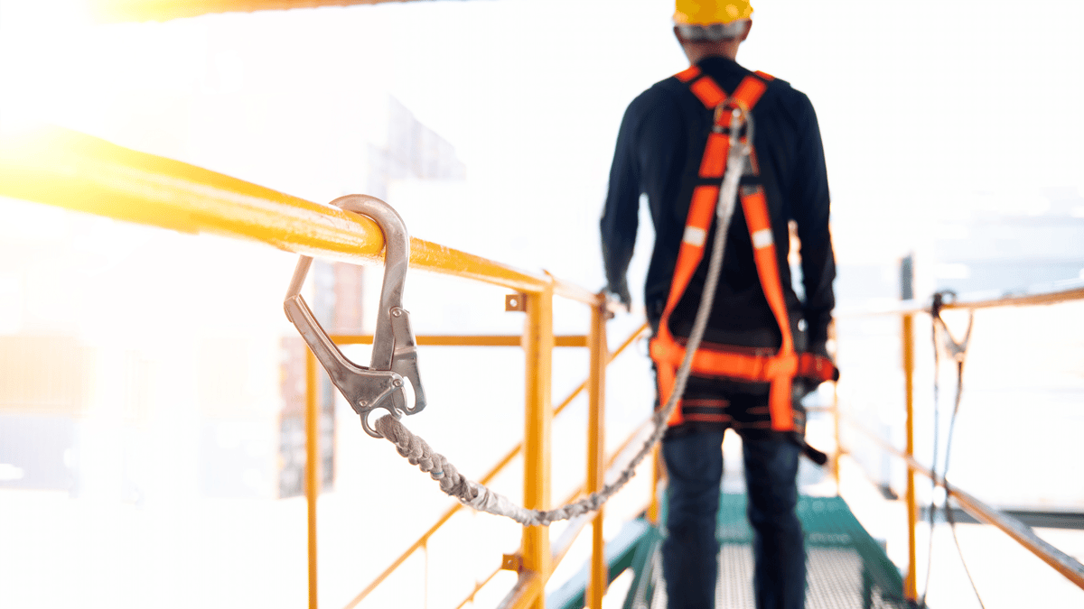 worker following proper safety rules