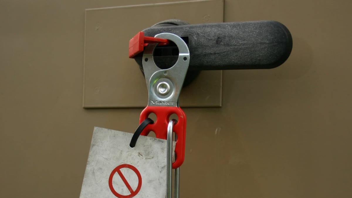 lock out tag out equipment being used