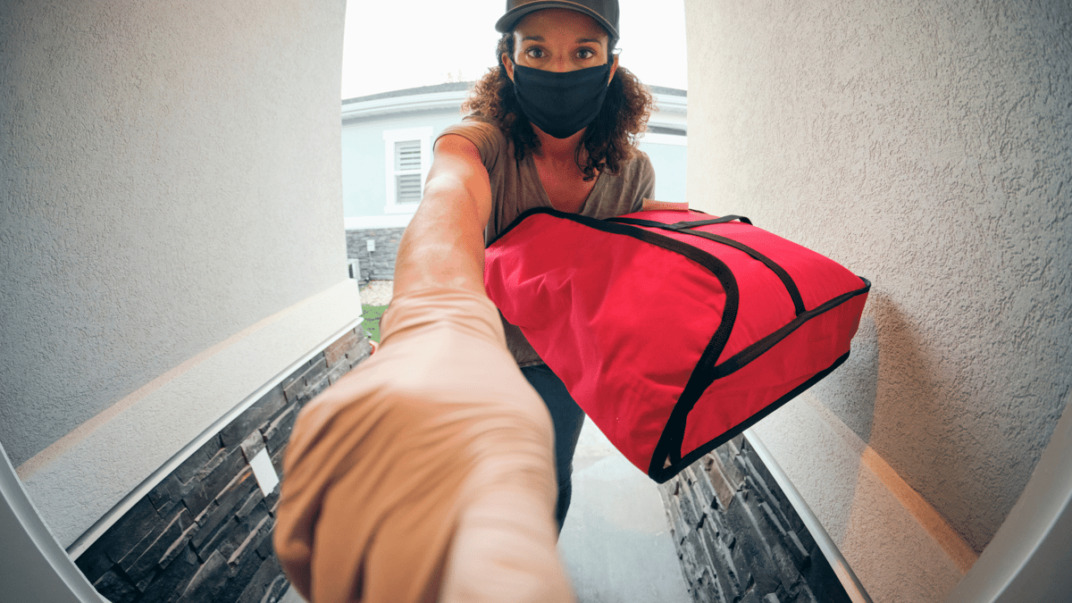 women delivering food