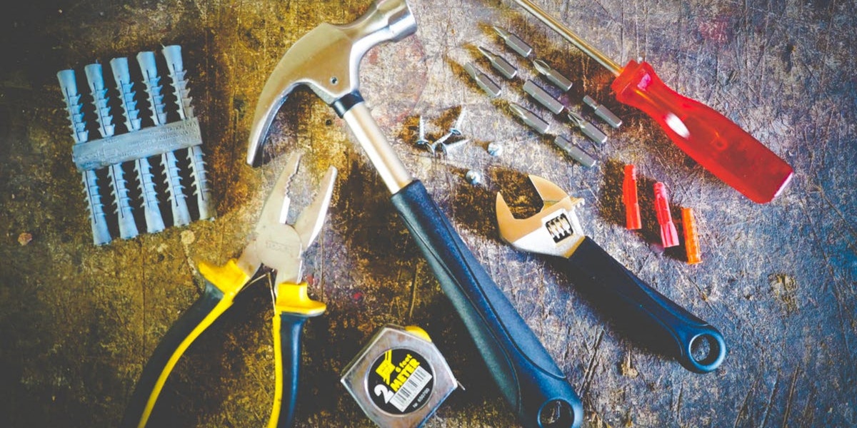 tools every construction worker uses - safety tips